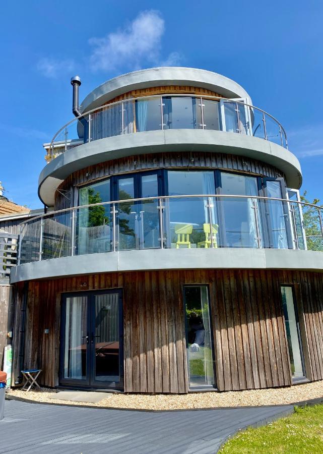 One Of The Best Properties In Lyme! Breathtaking Views Across The Whole Bay. 3 Stories With 2 Tier Veranda Around The Property. Sleeps 6 Lyme Regis Ngoại thất bức ảnh