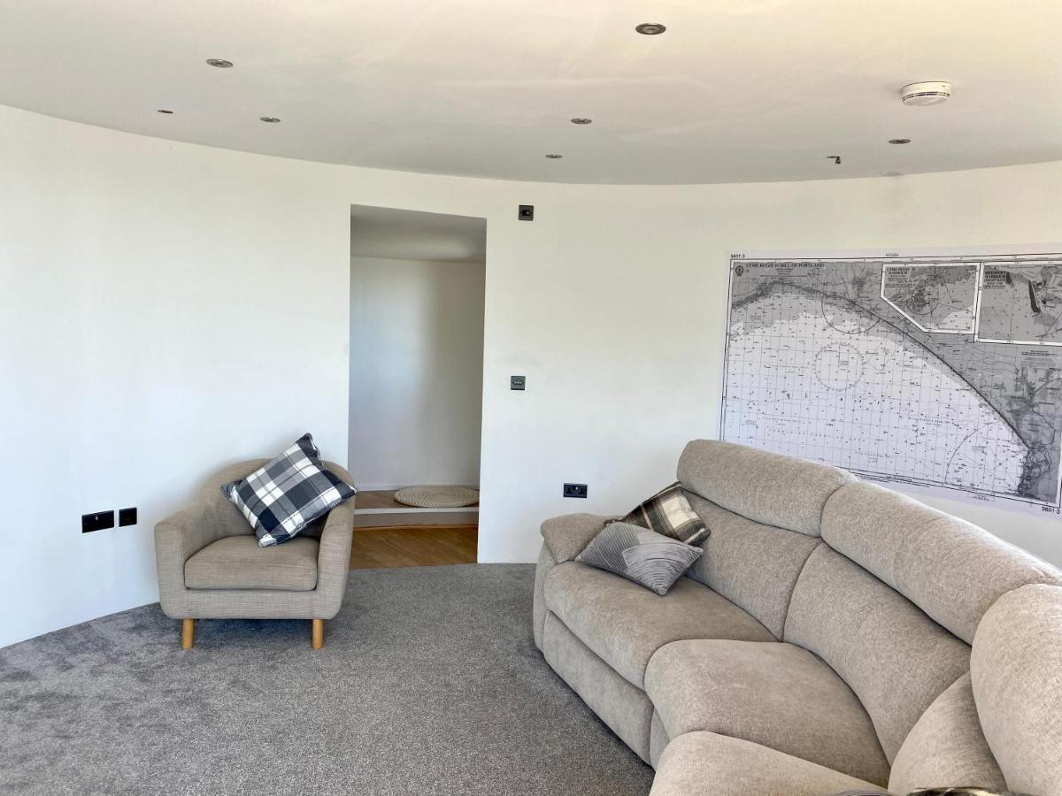 One Of The Best Properties In Lyme! Breathtaking Views Across The Whole Bay. 3 Stories With 2 Tier Veranda Around The Property. Sleeps 6 Lyme Regis Ngoại thất bức ảnh
